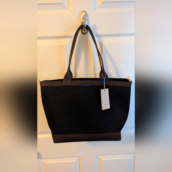 Rothy's Handbags - NWT Rothy's Essential Tote 🤎🖤